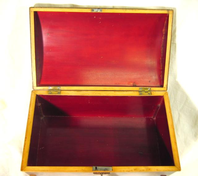 Biedermeier chest-box, around 1850.