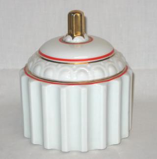 Art Deco Porcelain Lidded Box.
